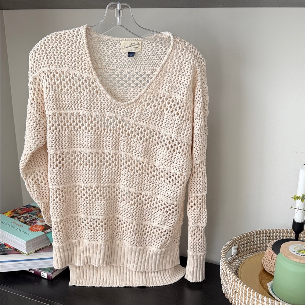Universal Thread Women's Cream Lace Sweater in size Medium